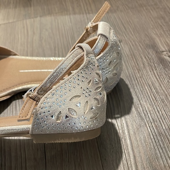 Report Reisling Champagne Ankle Strap Shoes NEW - Picture 6 of 7